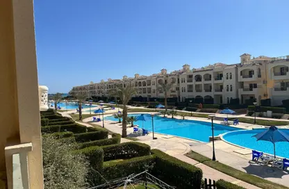 Chalet - 2 Bedrooms - 2 Bathrooms for sale in Lasirena Palm Beach - Al Ain Al Sokhna - Suez