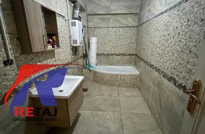 شقة - 3 غرف نوم - 1 حمام للايجار في شارع محيي الدين عبد الحميد - المنطقة الثامنة - مدينة نصر - القاهرة شقة - 3 غرف نوم - 1 حمام للايجار في شارع محيي الدين عبد الحميد - المنطقة الثامنة - مدينة نصر - القاهرة