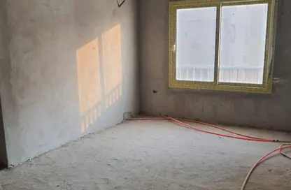 Apartment - 3 Bedrooms - 2 Bathrooms for sale in Zahraa El Maadi - Hay El Maadi - Cairo