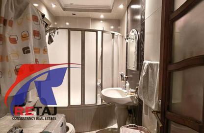 Apartment - 3 Bedrooms - 2 Bathrooms for sale in Dr Abdallah Al Araby St. - 7th District - Nasr City - Cairo