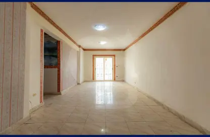 شقة - 3 غرف نوم - 1 حمام للبيع في شارع إسماعيل عيد - كليوباترا - حي شرق - الاسكندرية