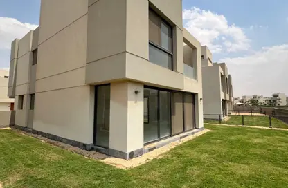 فيلا - 3 غرف نوم - 5 حمامات للايجار في كمبوند البروج - كمبوندات الشروق - مدينة الشروق - القاهرة