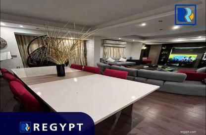 Apartment - 2 Bedrooms - 1 Bathroom for rent in Shagaret Al Dor St. - Zamalek - Cairo