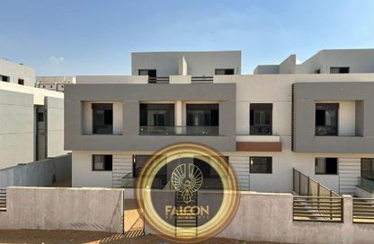 Townhouse - 4 Bedrooms - 4 Bathrooms for sale in Bleu Vert - New Capital Compounds - New Capital City - Cairo