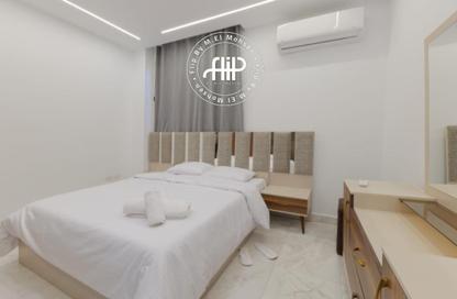 Villa - 6 Bedrooms - 5 Bathrooms for sale in Royal City - Sheikh Zayed Compounds - Sheikh Zayed City - Giza