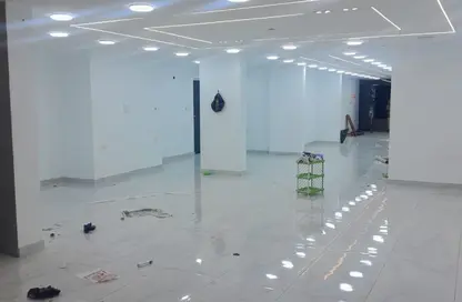 محل تجاري - استوديو - 2 حمامات للايجار في شارع عمر بن الخطاب - الماظة - مصر الجديدة - القاهرة