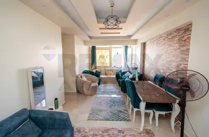 Apartment - 2 Bedrooms - 1 Bathroom for sale in Khaled Ibn Alwaleed St. - Sidi Beshr - Hay Awal El Montazah - Alexandria