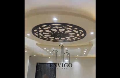 Apartment - 3 Bedrooms - 2 Bathrooms for sale in Sakaliya St. - 6th Zone - Nasr City - Cairo