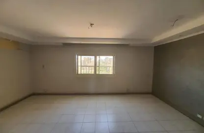 شقة - 4 غرف نوم - 2 حمامات للبيع في حي المعادي - القاهرة