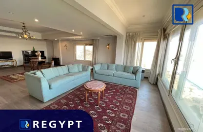 شقة - 3 غرف نوم - 3 حمامات للايجار في شارع احمد حشمت - الزمالك - القاهرة