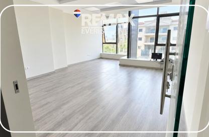 عيادة - استوديو - 1 للإيجار في مول ويست بارك - محور 26 يوليو - مدينة 6 أكتوبر - الجيزة