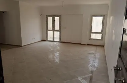 Apartment - 3 Bedrooms - 2 Bathrooms for sale in The 3rd Settlement - New Cairo City - Cairo