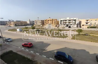Apartment - 3 Bedrooms - 3 Bathrooms for sale in Al Shorouk 2000 - El Shorouk Compounds - Shorouk City - Cairo
