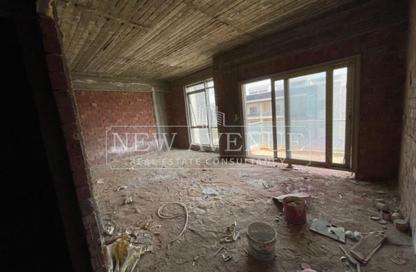 (بنتهاوس  (روف - 3 غرف نوم - 4 حمامات للبيع في جاليريا  مون فالى - المستثمرين الجنوبية - مدينة القاهرة الجديدة - القاهرة
