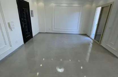 Apartment - 3 Bedrooms - 2 Bathrooms for sale in Dr Ismail Wahbi St. - 10th Zone - Nasr City - Cairo