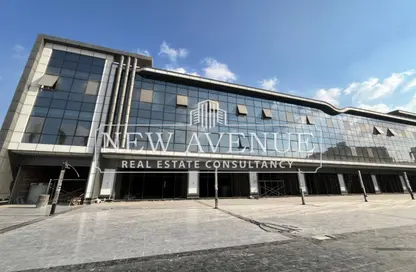 محل - استوديو - 2 حمامات للايجار في ماونتن فيو اكزيكتيف ريزيدنس قطامية - كمبوندات القطامية - القطامية - مدينة القاهرة الجديدة - القاهرة