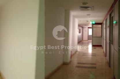 مساحات مكتبية - استوديو - 4 حمامات للبيع في شارع التسعين الشمالي - التجمع الخامس - مدينة القاهرة الجديدة - القاهرة
