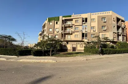 شقة - 3 غرف نوم - 1 حمام للبيع في المجاورة الرابعة - المنطقة الخامسة - مدينة الشروق - القاهرة