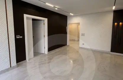 Apartment - 3 Bedrooms - 2 Bathrooms for rent in One 16 - Sheikh Zayed Compounds - Sheikh Zayed City - Giza