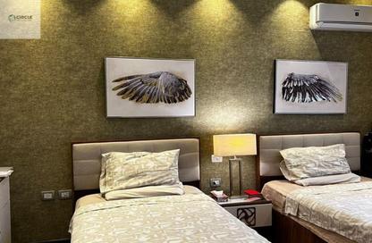 Apartment - 2 Bedrooms - 2 Bathrooms for sale in Palm Hills Village Gate - South Investors Area - New Cairo City - Cairo