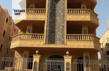 بناية كاملة - 3 غرف نوم - 2 حمامات للبيع في البنفسج - مدينة القاهرة الجديدة - القاهرة