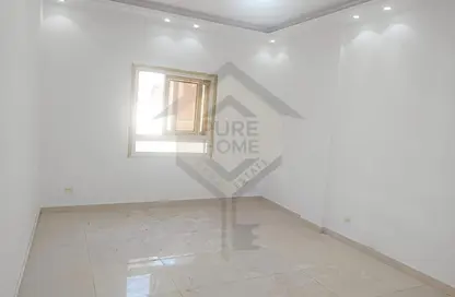 شقة - 2 غرف نوم - 1 حمام للبيع في شارع محرم بك - محرم بك - حي وسط - الاسكندرية