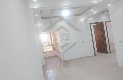 Apartment - 2 Bedrooms - 1 Bathroom for sale in Moharam Bek St. - Moharam Bek - Hay Wasat - Alexandria