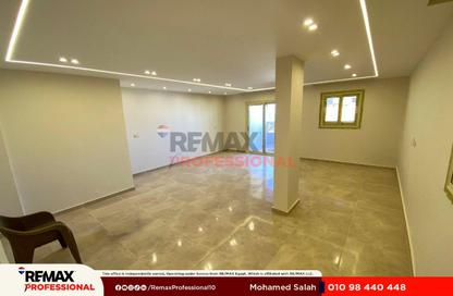 شقة - 2 غرف نوم - 1 حمام للايجار في طريق الجيش - كامب شيزار - حي وسط - الاسكندرية