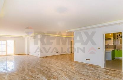 Apartment - 3 Bedrooms - 2 Bathrooms for sale in Mohamed Fawzy Moaz St. - Smouha - Hay Sharq - Alexandria