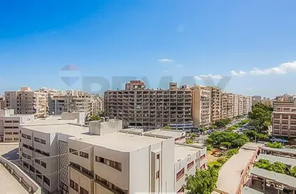 Apartment - 3 Bedrooms - 2 Bathrooms for sale in Mohamed Fawzy Moaz St. - Smouha - Hay Sharq - Alexandria