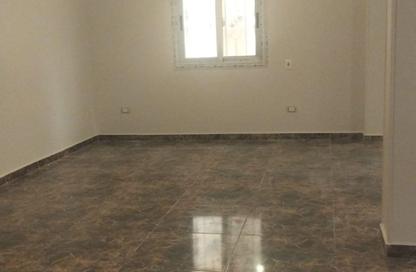 شقة - 3 غرف نوم - 2 حمامات للايجار في شارع الجزيرة - المستثمرين الجنوبية - مدينة القاهرة الجديدة - القاهرة