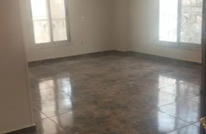 شقة - 3 غرف نوم - 2 حمامات للايجار في شارع الجزيرة - المستثمرين الجنوبية - مدينة القاهرة الجديدة - القاهرة