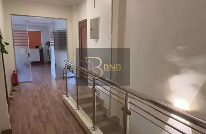 دوبلكس - 5 غرف نوم - 4 حمامات للايجار في البنفسج 2 - البنفسج - مدينة القاهرة الجديدة - القاهرة