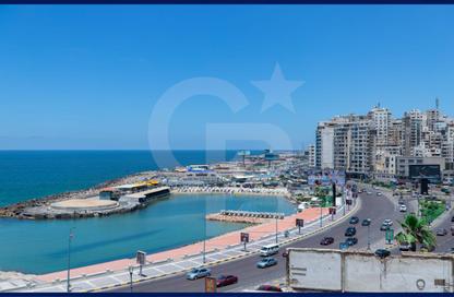 شقة - 3 غرف نوم - 2 حمامات للبيع في كوبري استانلي - ستانلي - حي شرق - الاسكندرية