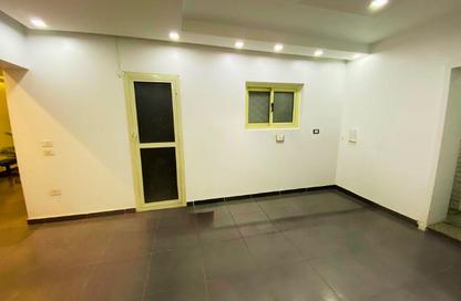 Office Space - Studio - 2 Bathrooms for sale in Ahmed Shawky St. - Bolkly - Hay Sharq - Alexandria
