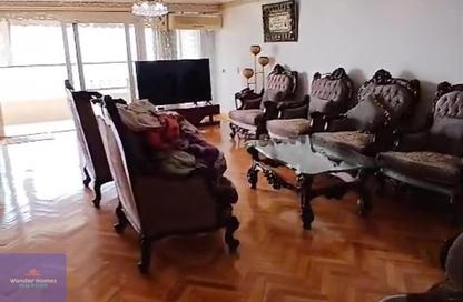 Apartment - 4 Bedrooms - 3 Bathrooms for sale in Cornish El Nile St. - Maadi - Hay El Maadi - Cairo