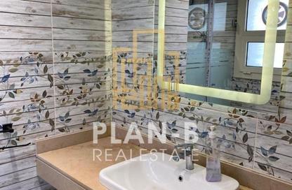 Apartment - 2 Bedrooms - 2 Bathrooms for sale in New Giza - Cairo Alexandria Desert Road - 6 October City - Giza