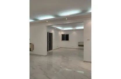 Office Space - 3 Bedrooms - 3 Bathrooms for rent in Abdullah Deraz St. - Ard El Golf - Heliopolis - Masr El Gedida - Cairo