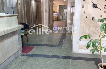 شقة - 3 غرف نوم - 2 حمامات للبيع في محرم بك - حي وسط - الاسكندرية