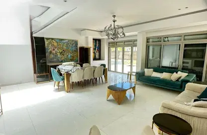 فيلا - 4 غرف نوم - 3 حمامات للبيع في الجريا - كمبوندات الشيخ زايد - الشيخ زايد - الجيزة