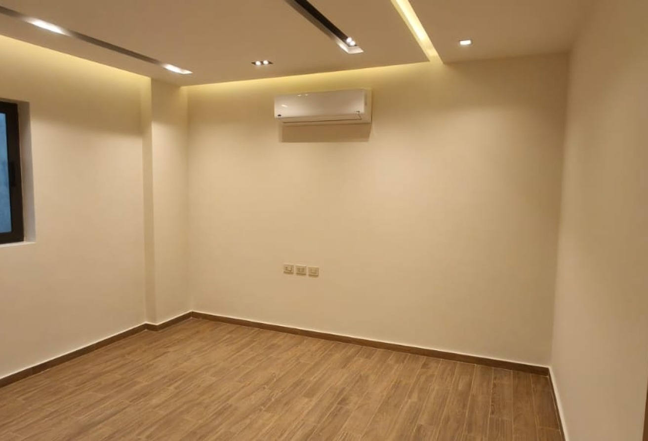 Luxury Apartment For Rent In Lake View Residence thumbnail