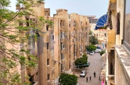 شقة - 2 غرف نوم - 1 حمام للايجار في الأزاريطة - حي وسط - الاسكندرية