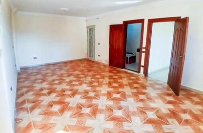 شقة - 4 - 3 للايجار في شارع بدر الدين - سابا باشا - حي شرق - الاسكندرية