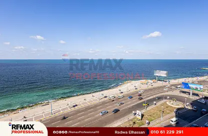 Apartment - 3 Bedrooms - 2 Bathrooms for sale in Al Geish Road - Camp Chezar - Hay Wasat - Alexandria