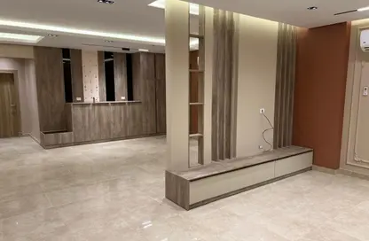 Apartment - 4 Bedrooms - 4 Bathrooms for sale in Moon Residences - Fifth Square - The 5th Settlement - New Cairo City - Cairo