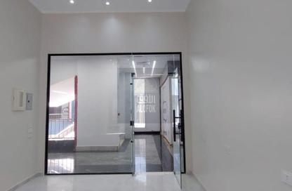 Retail - Studio - 1 for rent in Mohamed Naguib Axis - Abou El Houl - New Cairo City - Cairo