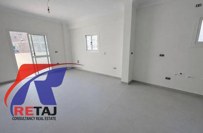 Apartment - 3 Bedrooms - 1 Bathroom for rent in Abdel Hay Hegazy St. - 8th Zone - Nasr City - Cairo