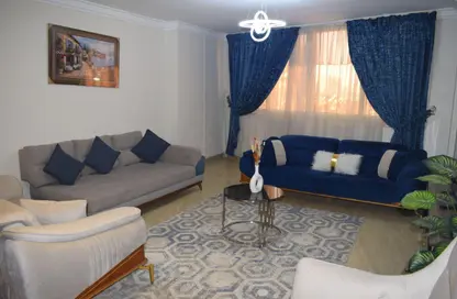 شقة - 3 غرف نوم - 3 حمامات للايجار في شارع الأخشيد - الروضة - حي المنيل - القاهرة