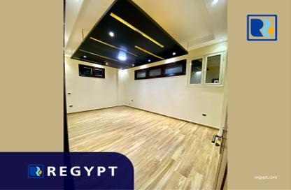Office Space - Studio - 3 for rent in Al Shouyfat - 5th Settlement Compounds - The 5th Settlement - New Cairo City - Cairo
