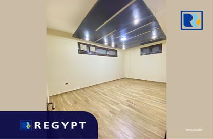 Office Space - Studio - 3 for rent in Al Shouyfat - 5th Settlement Compounds - The 5th Settlement - New Cairo City - Cairo
